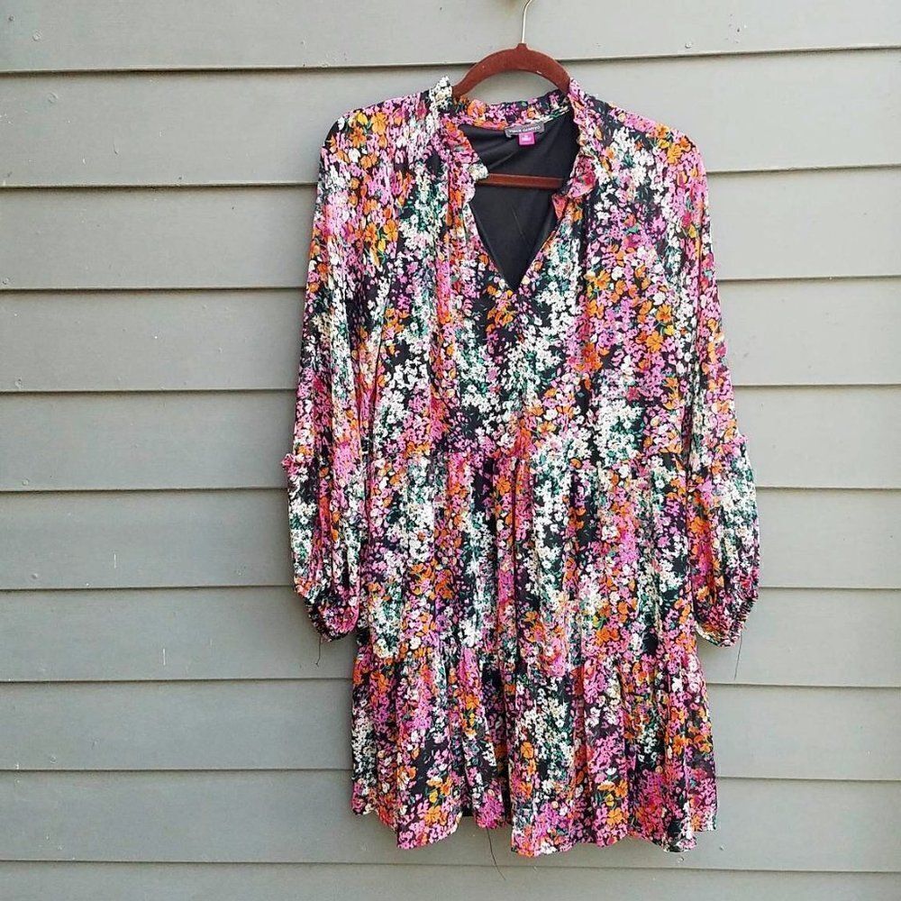 Vince Camuto Boho Tiered Floral Peasant Dress Black Background size Medium